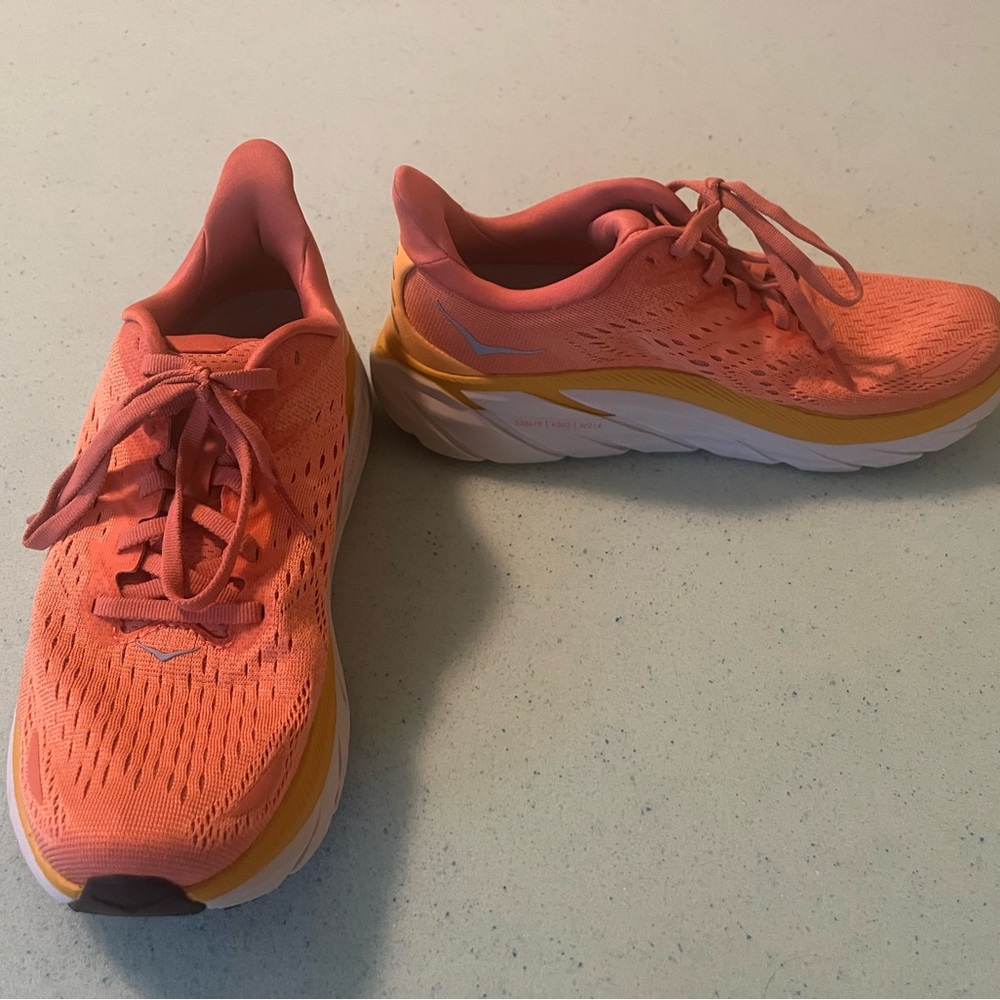Hoka Clifton 8